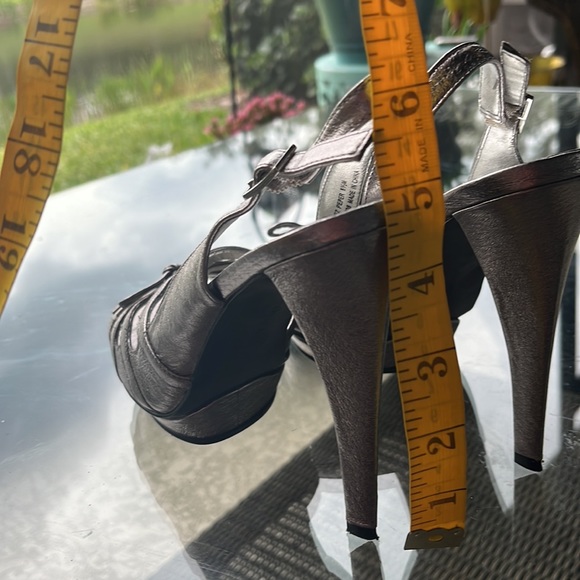 Bogo ⭐️ Calvin Klein Sz 8.5 metallic grey platform high heels - Picture 9 of 14